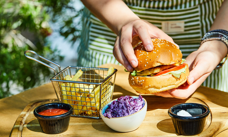 Excellent Location. Pizza & Burger Fast Food. Overberg Coastal Town. Lifestyle Business. 1