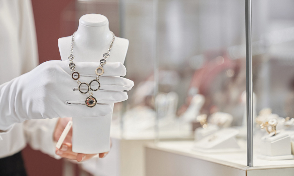 Acquire A Premier Jewellery Lifestyle And Gift Store For Sale 1